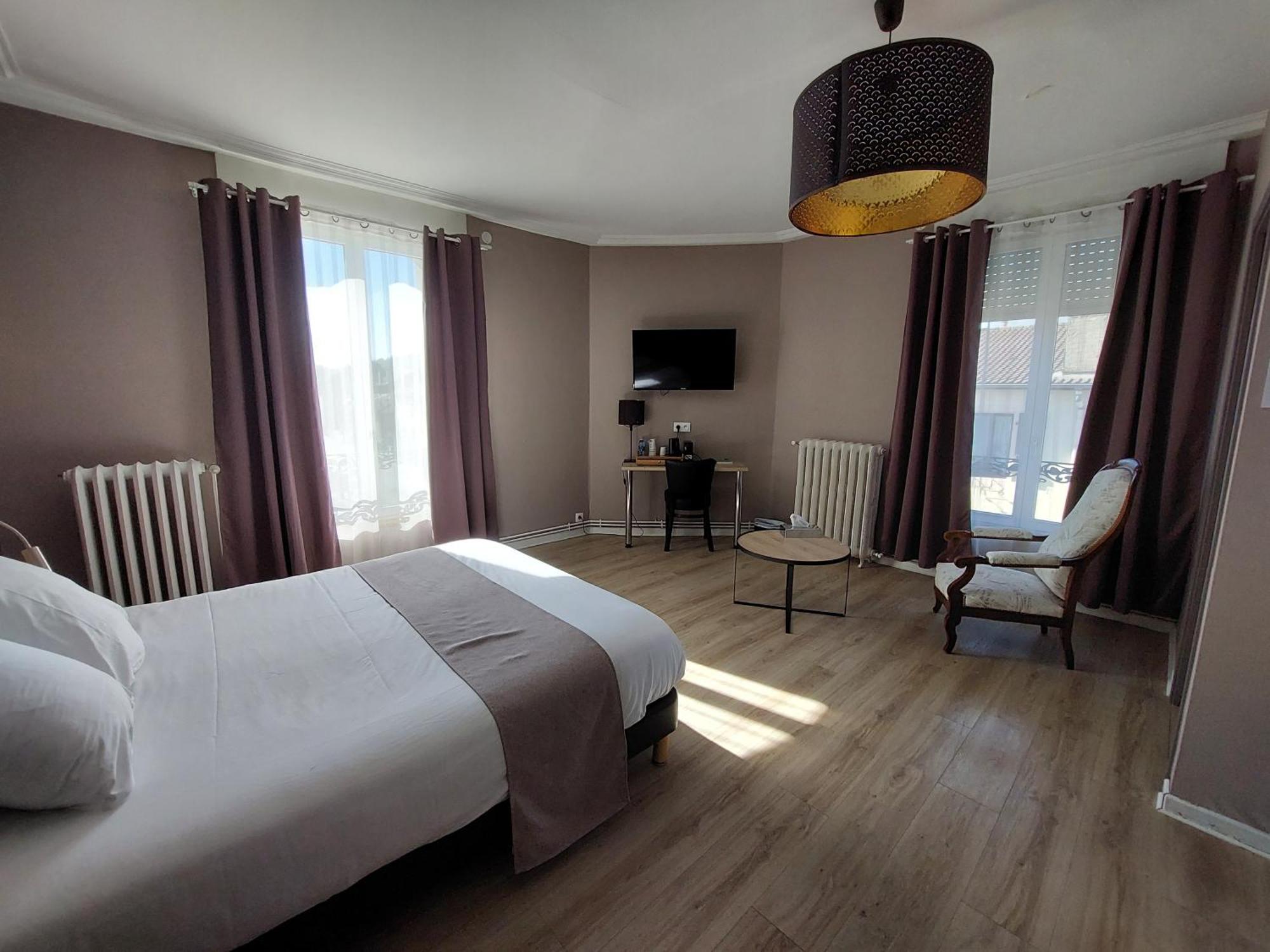 Logis Auberge Des Voyageurs Vandieres  Bagian luar foto