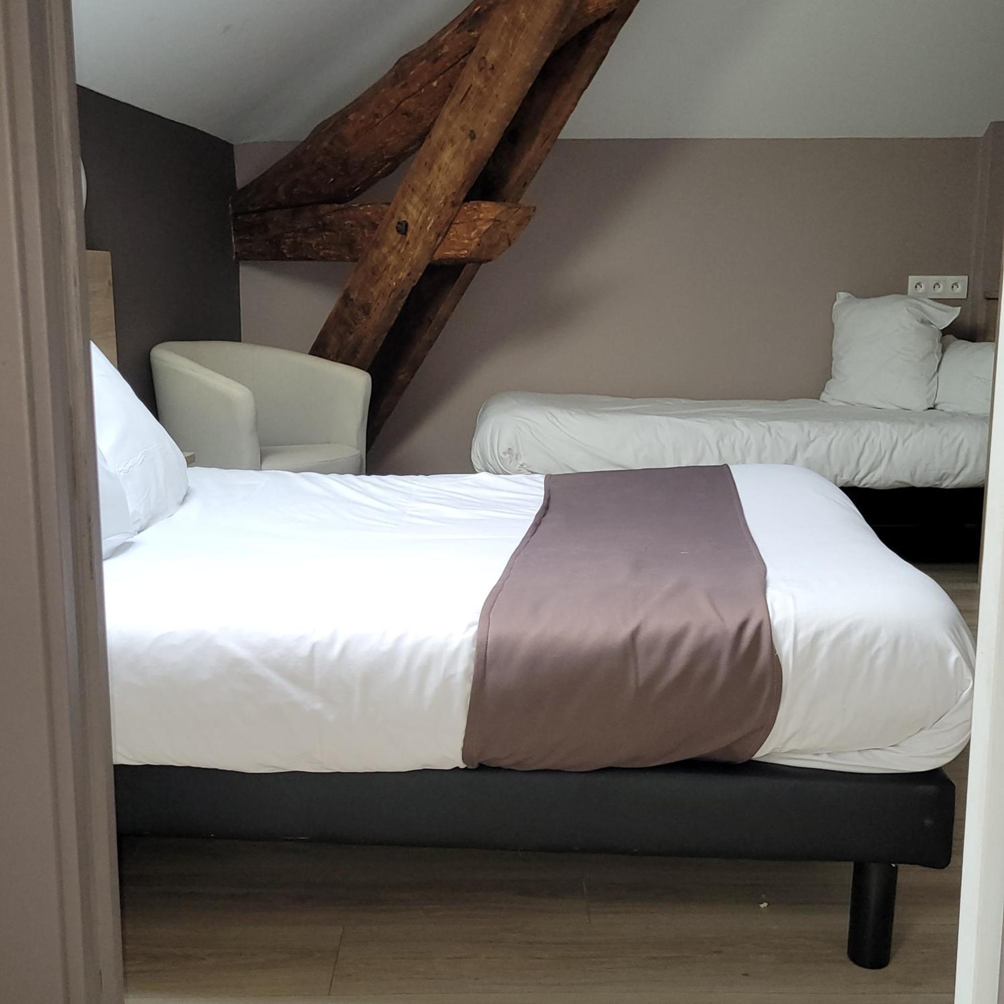 Logis Auberge Des Voyageurs Vandieres  Bagian luar foto