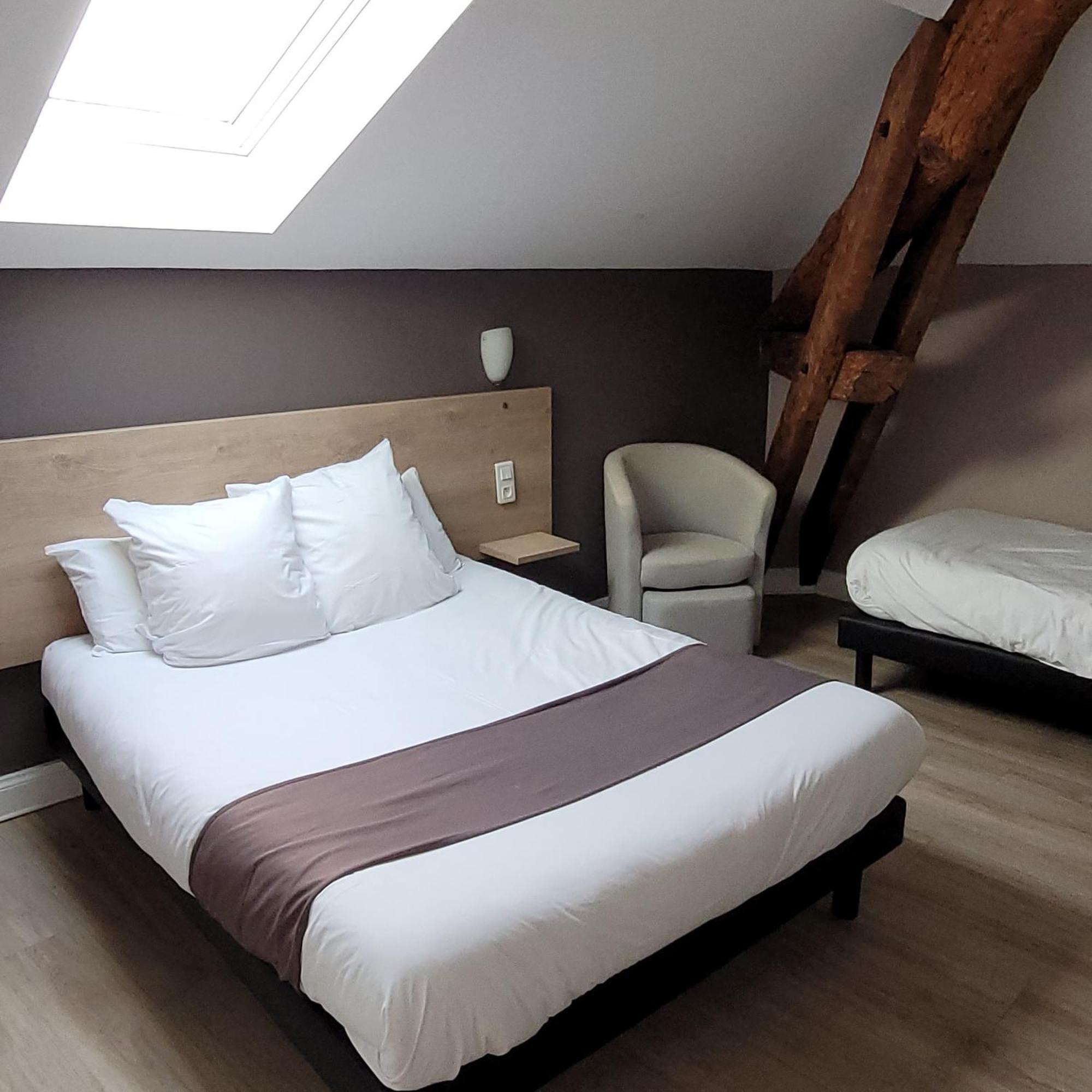 Logis Auberge Des Voyageurs Vandieres  Bagian luar foto